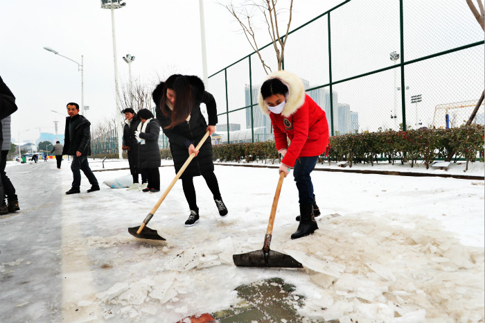 一場(chǎng)雪，體育中心美得不要不要的 但最美的風(fēng)景還是他們(圖9)