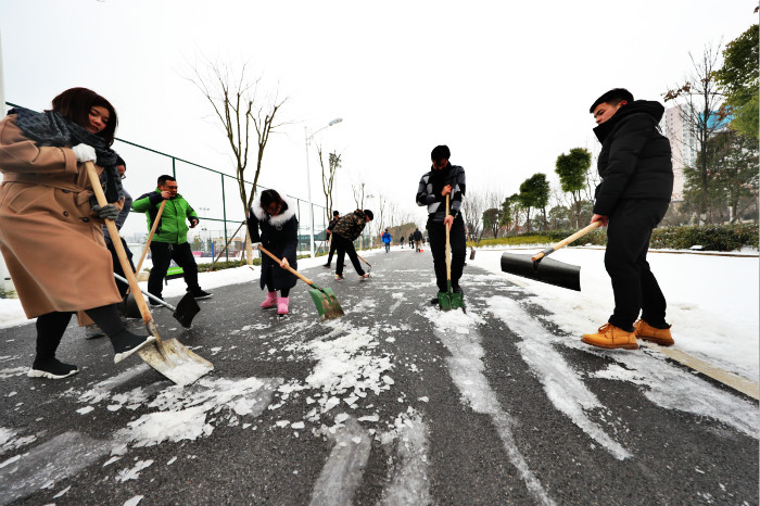 一場(chǎng)雪，體育中心美得不要不要的 但最美的風(fēng)景還是他們(圖12)