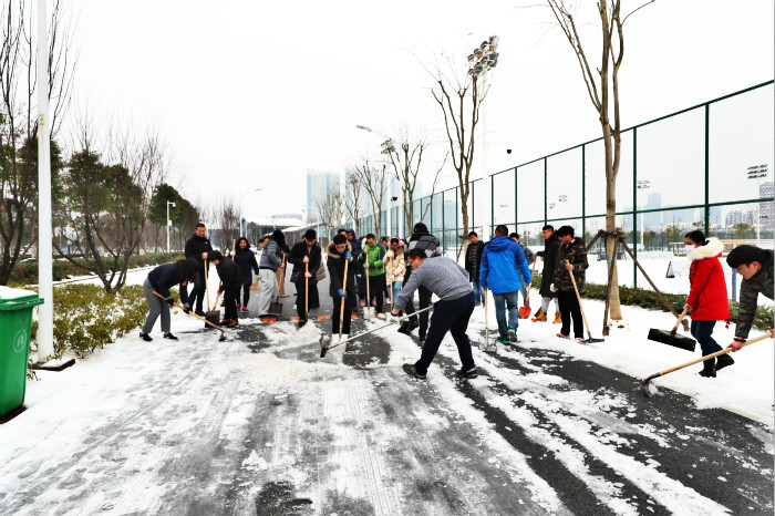 一場(chǎng)雪，體育中心美得不要不要的 但最美的風(fēng)景還是他們(圖13)