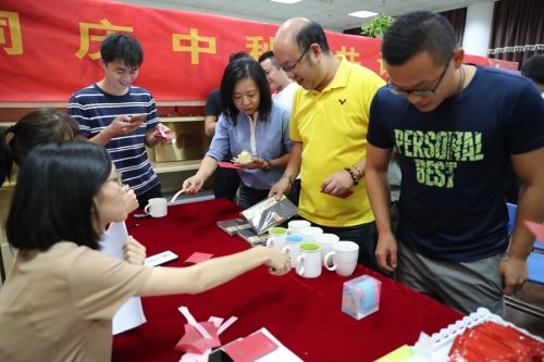 武漢體育中心舉辦“我們的節(jié)日·中秋”主題活動(圖3)