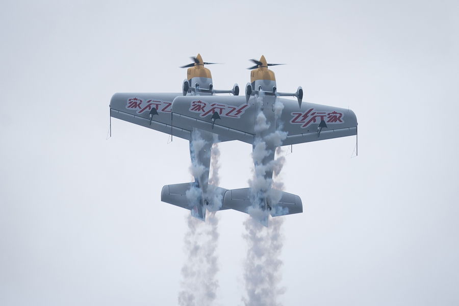 空中F1車都展翅！